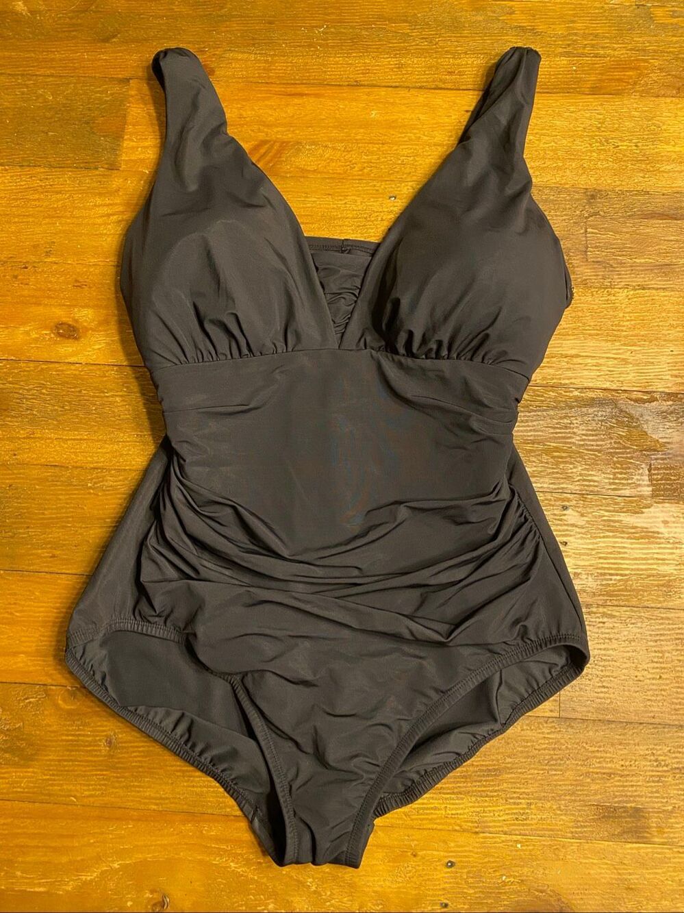 Lands’ End 14 DD black one piece swimsuit slimming